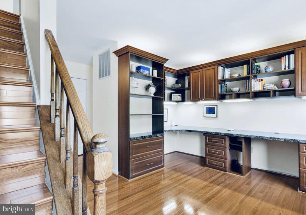 LAKE DEVEREUX - Residential Lease