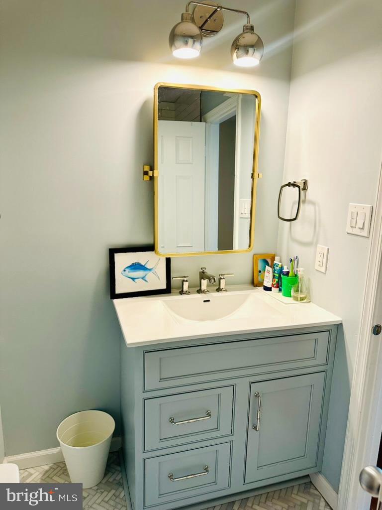 LAKE DEVEREUX - Residential Lease