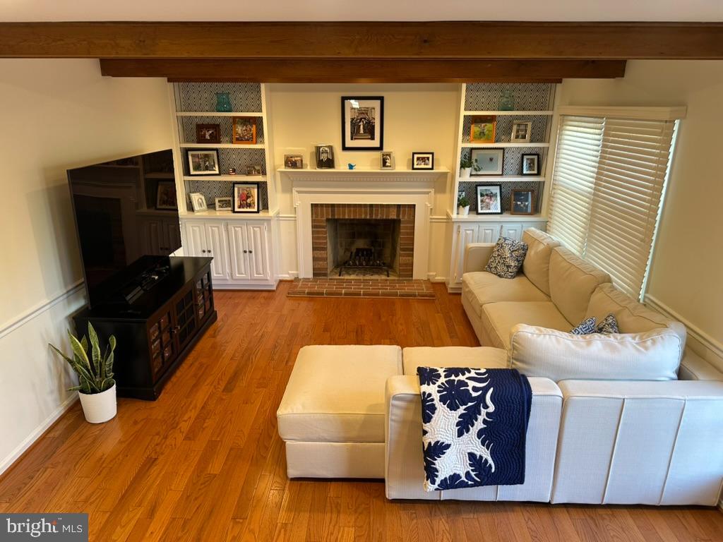 LAKE DEVEREUX - Residential Lease