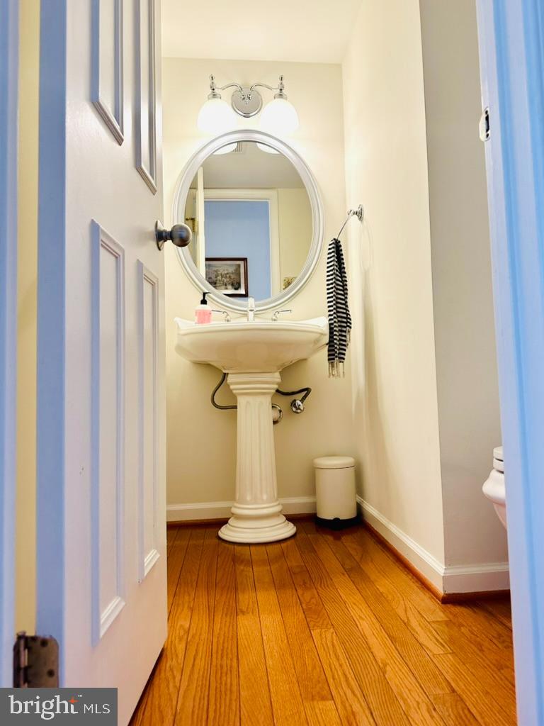 LAKE DEVEREUX - Residential Lease