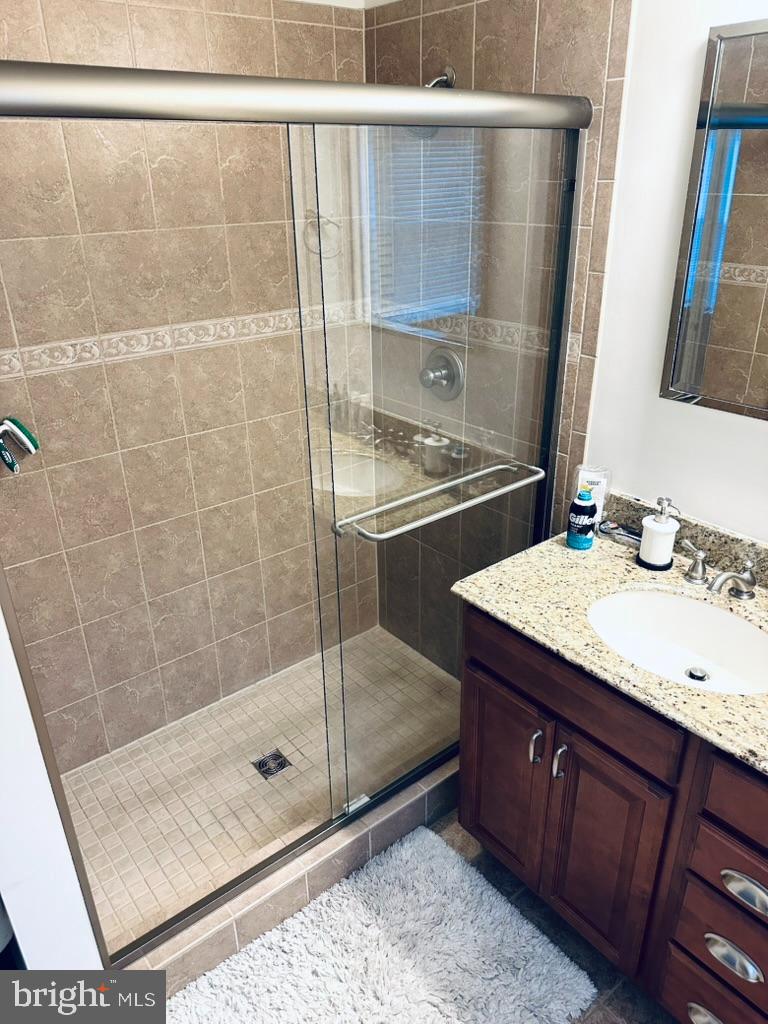 LAKE DEVEREUX - Residential Lease