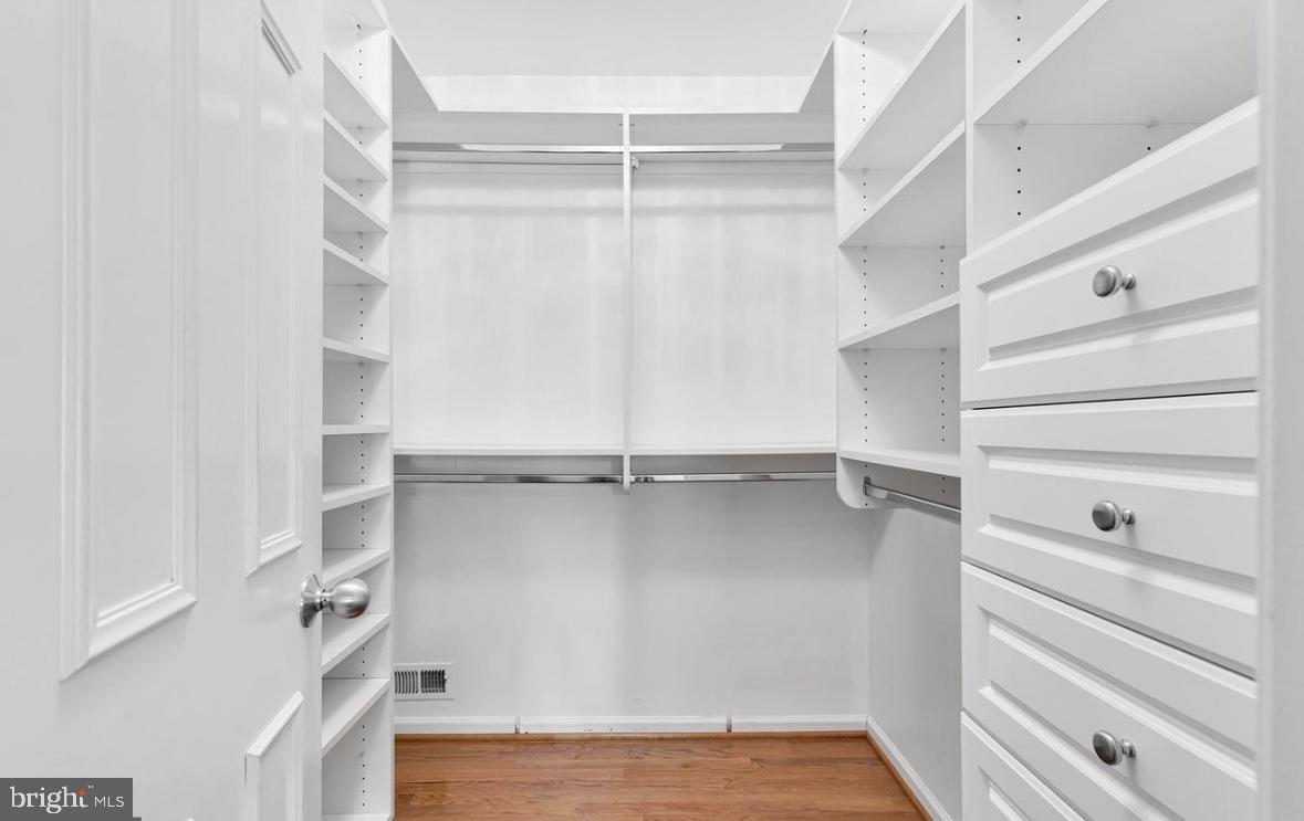 LAKE DEVEREUX - Residential Lease