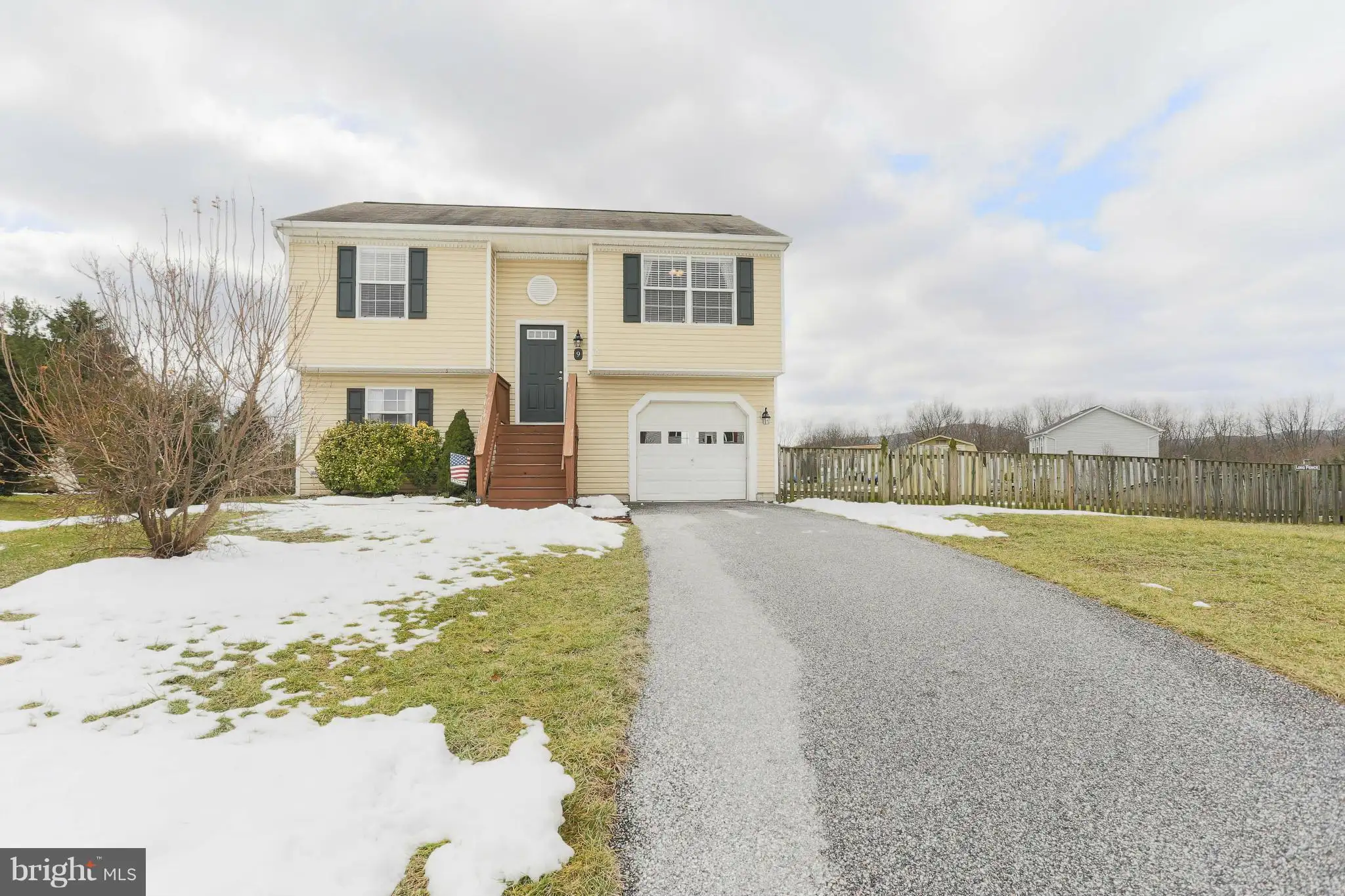 9 Heritage Ln