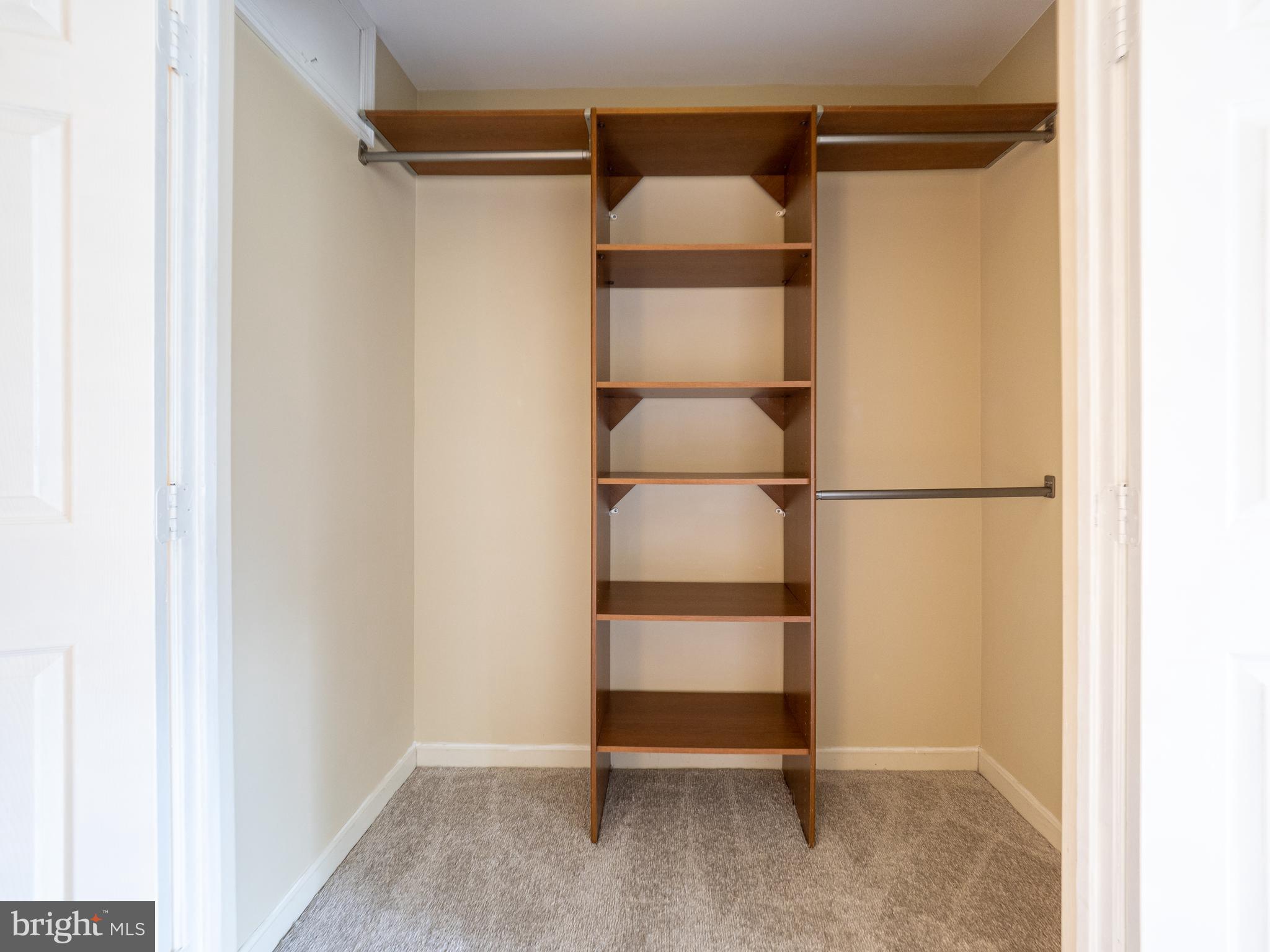 WASHINGTONIAN WOODS - Residential Lease