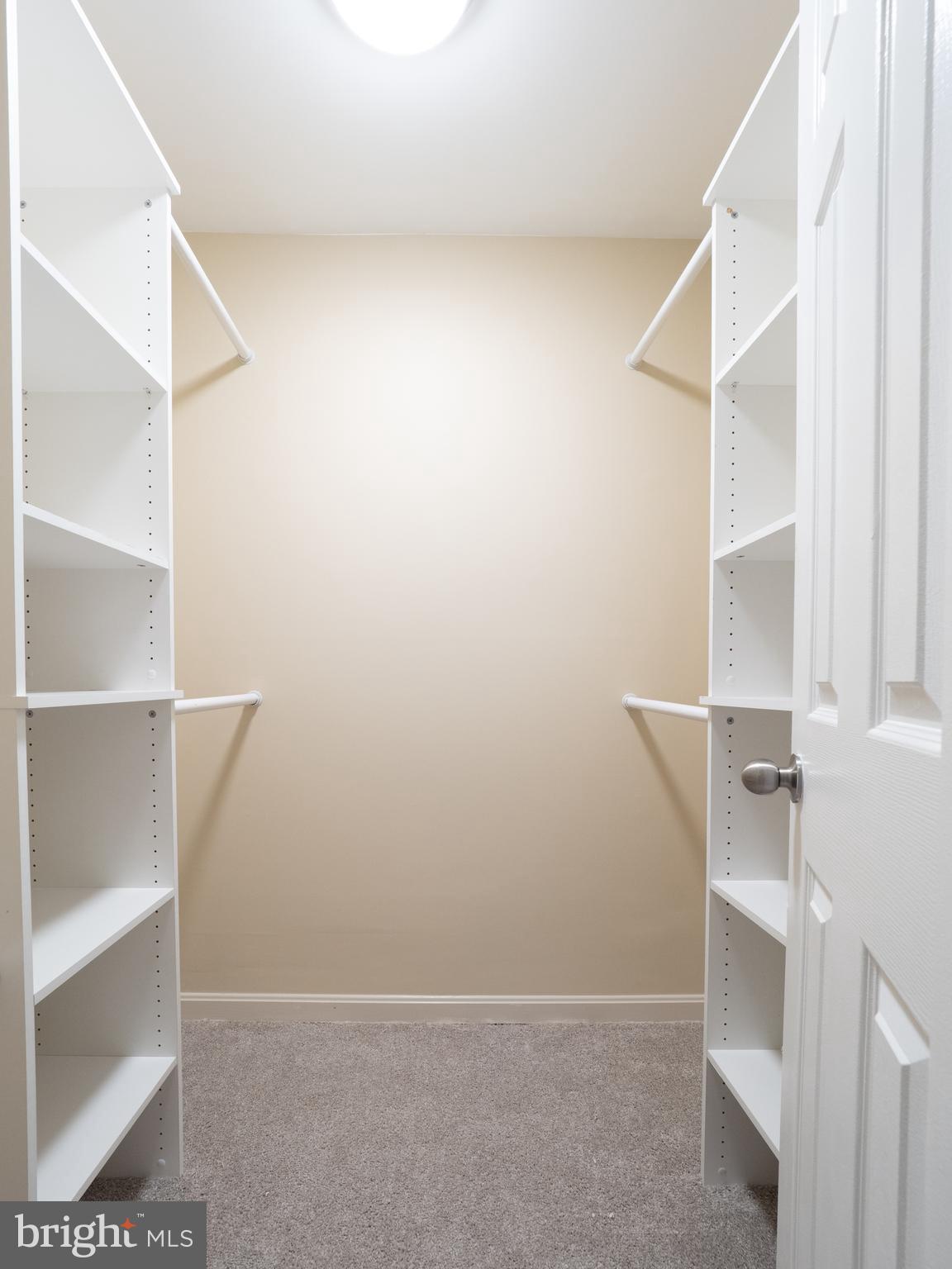 WASHINGTONIAN WOODS - Residential Lease