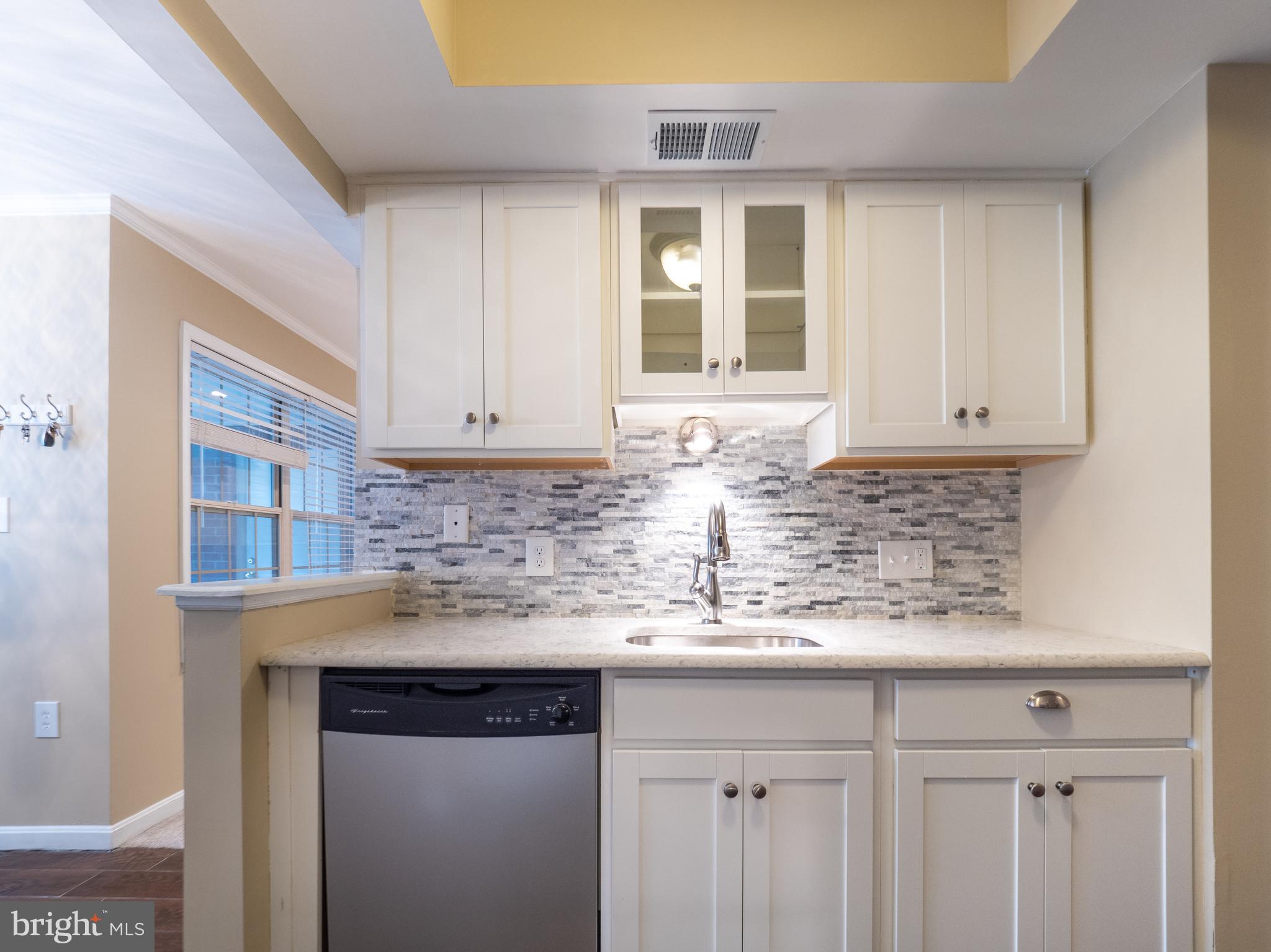 WASHINGTONIAN WOODS - Residential Lease