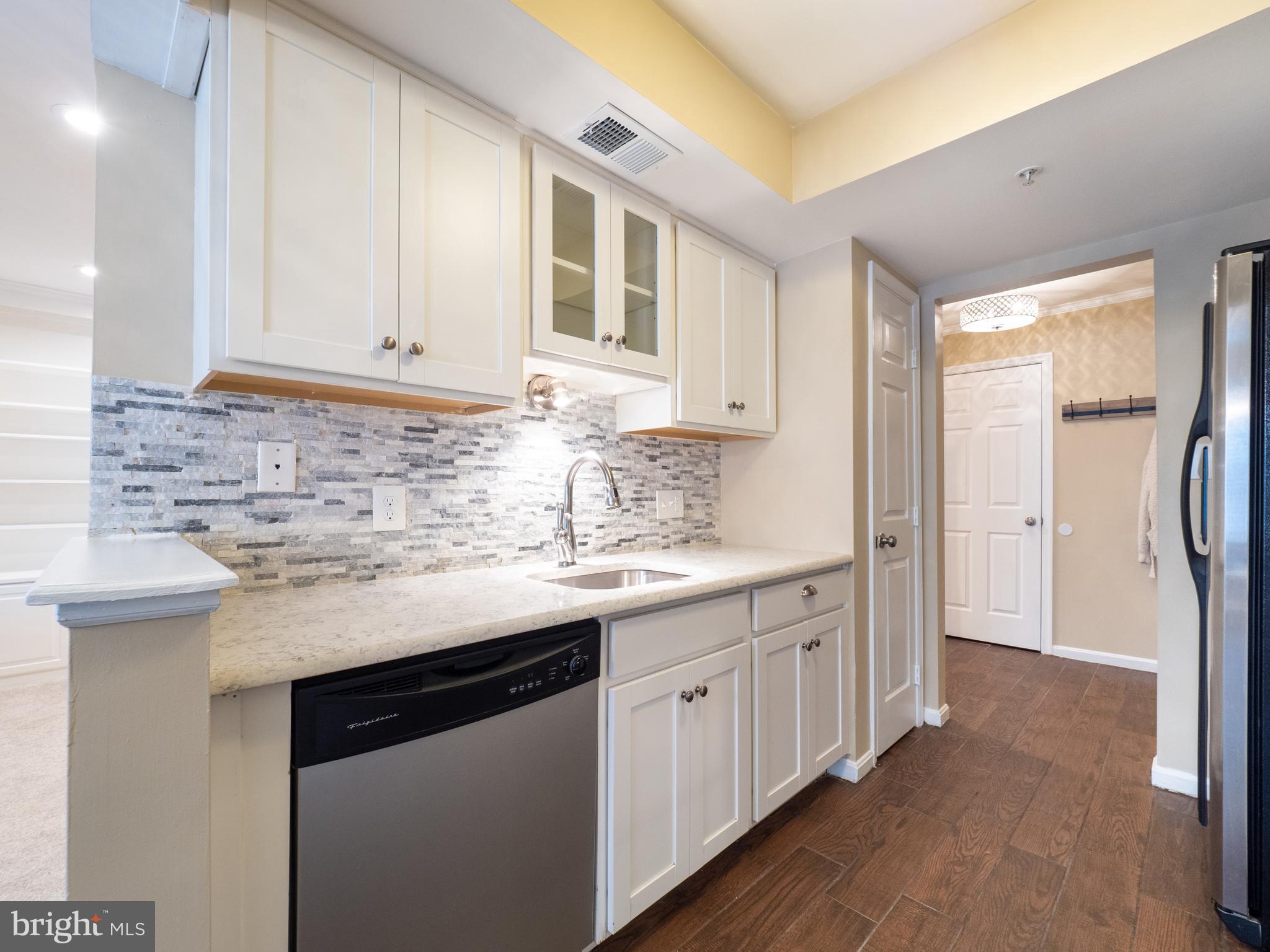 WASHINGTONIAN WOODS - Residential Lease