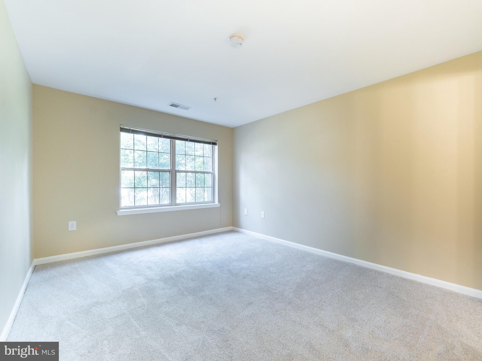 WASHINGTONIAN WOODS - Residential Lease