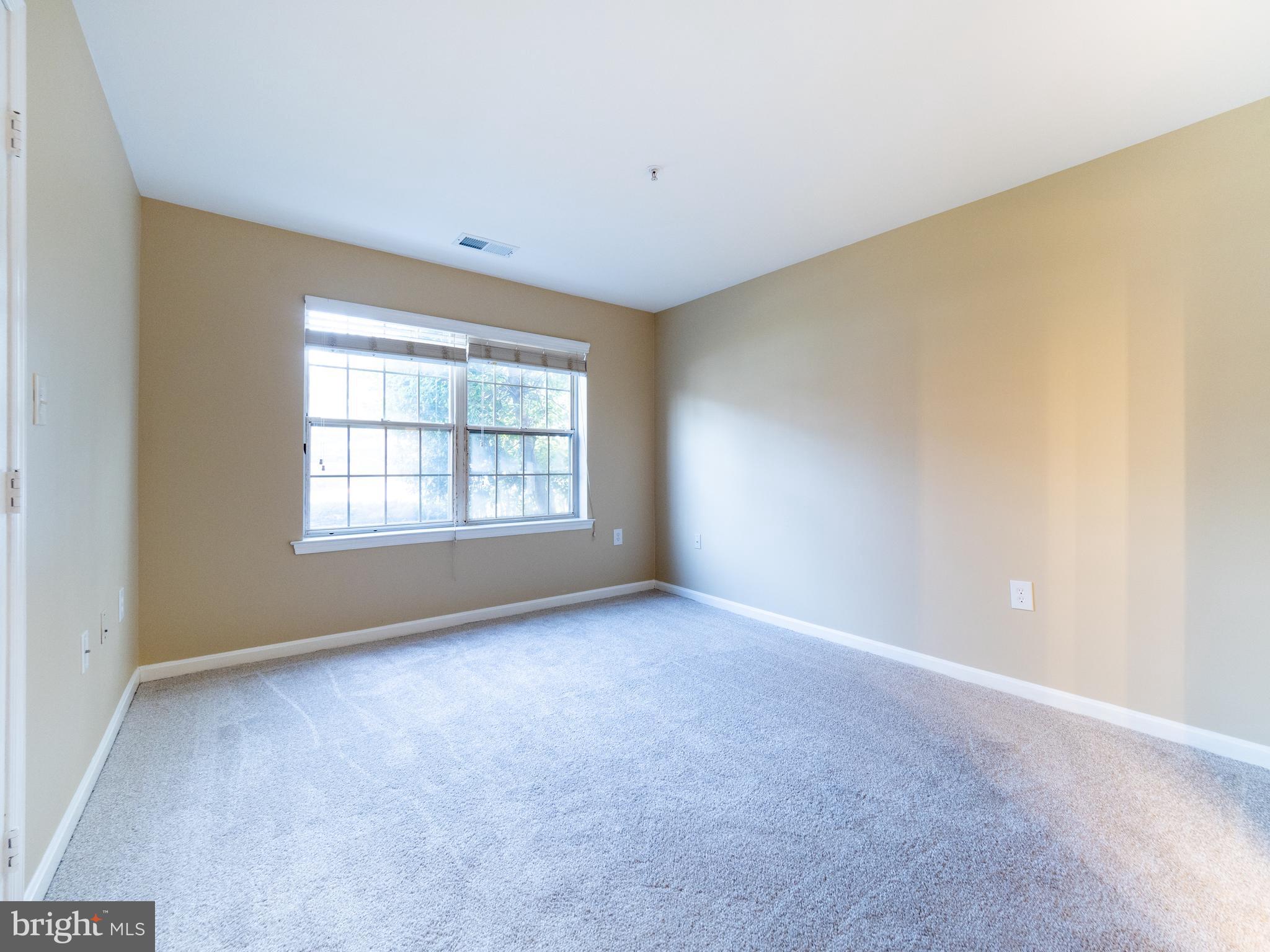 WASHINGTONIAN WOODS - Residential Lease