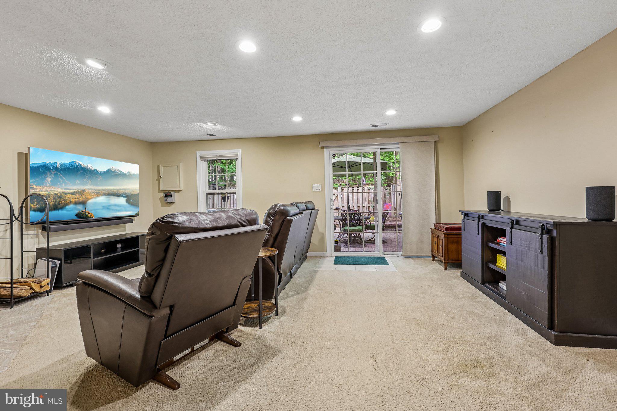 LAFAYETTE VILLAGE - Residential