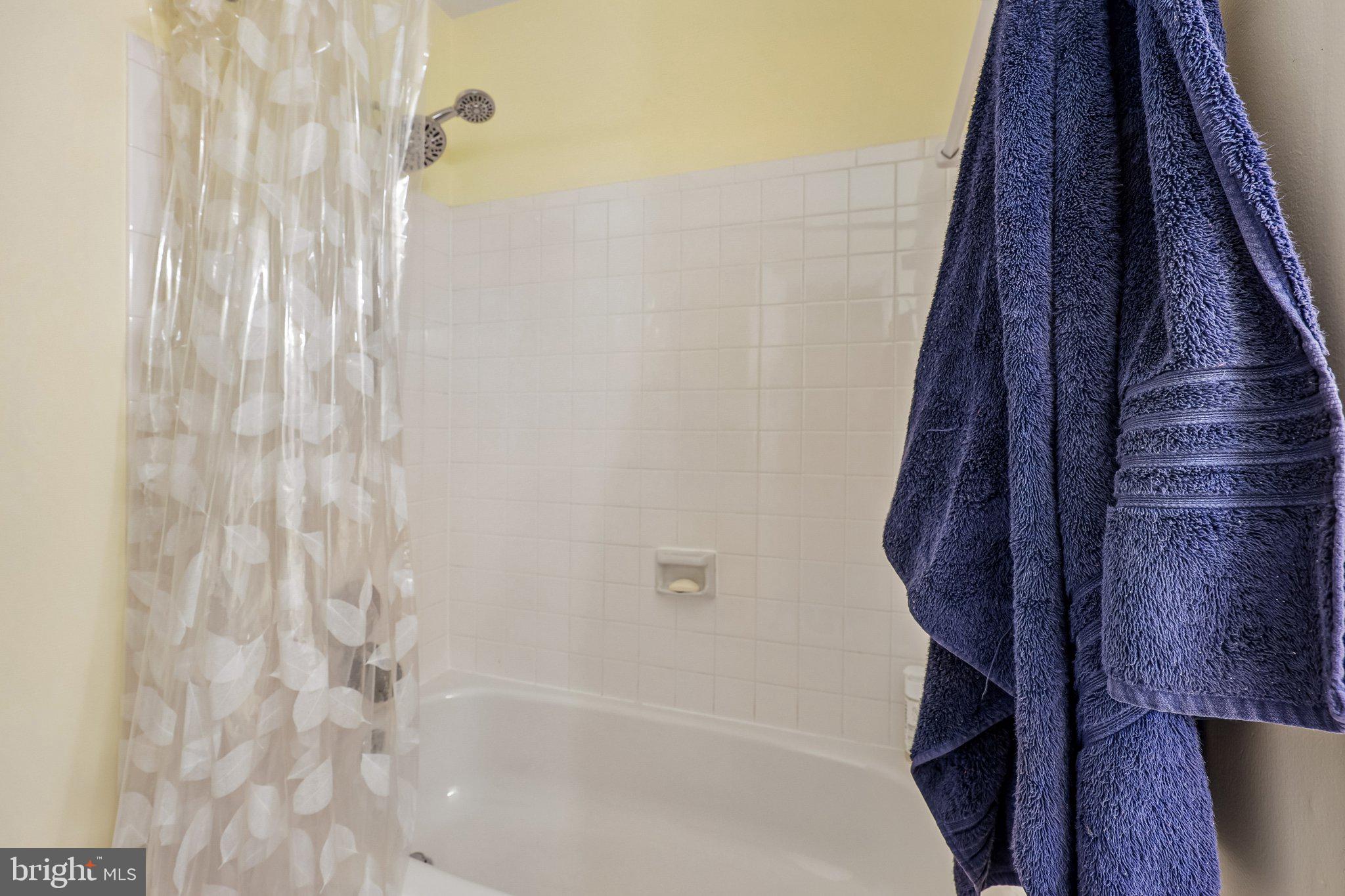 LAFAYETTE VILLAGE - Residential