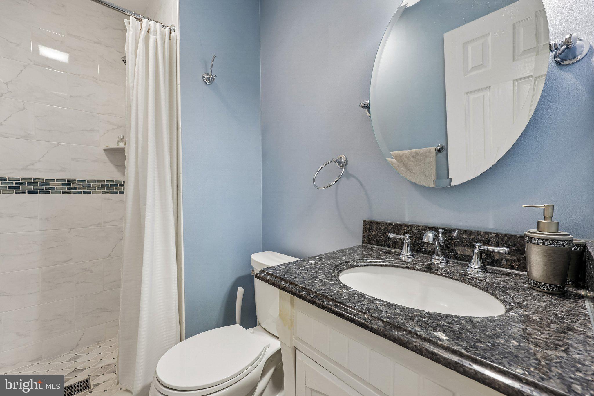 LAFAYETTE VILLAGE - Residential