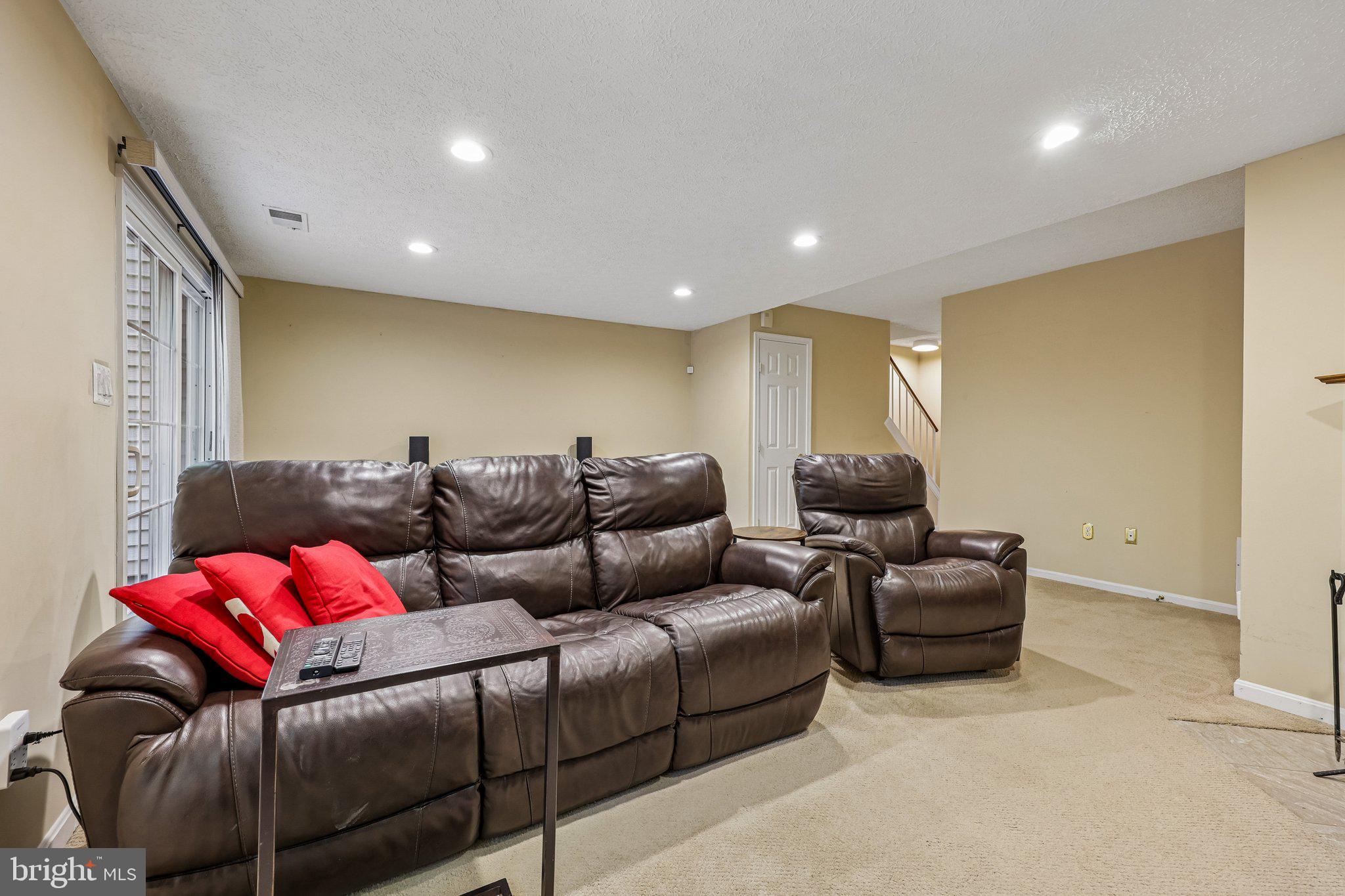 LAFAYETTE VILLAGE - Residential