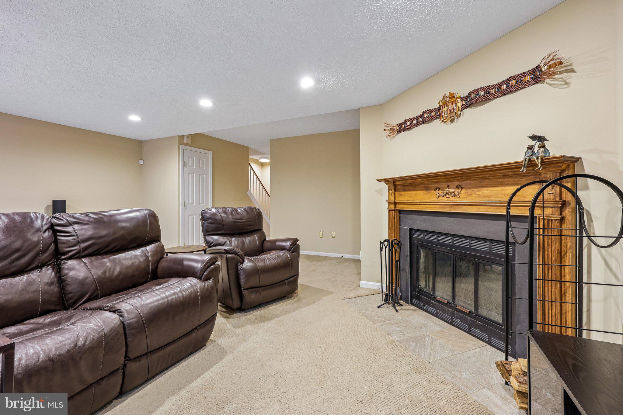 LAFAYETTE VILLAGE - Residential