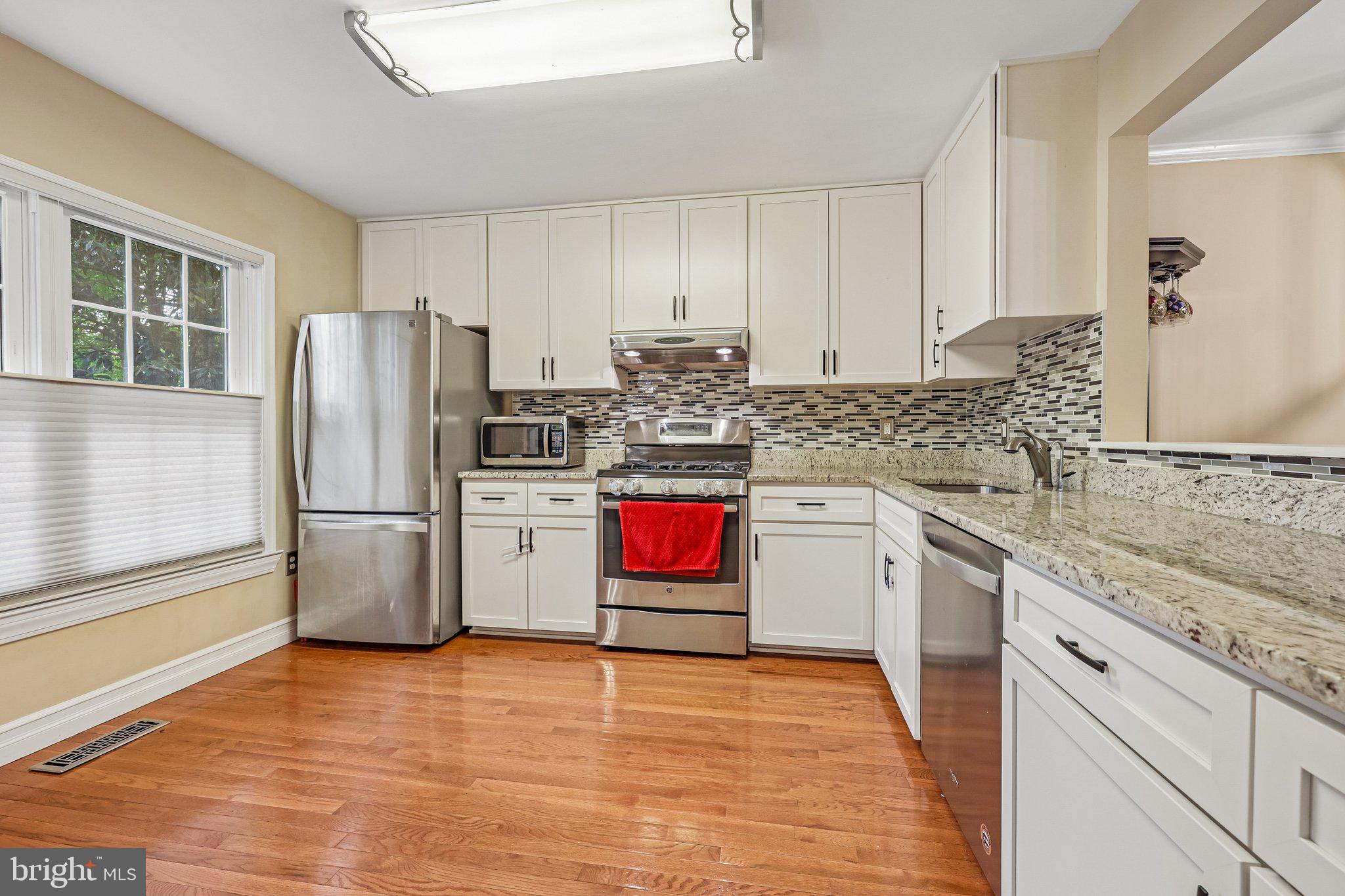 LAFAYETTE VILLAGE - Residential