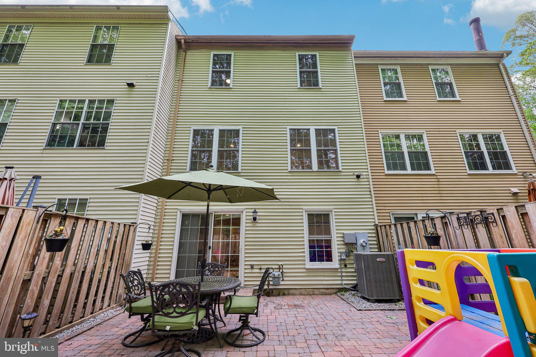 LAFAYETTE VILLAGE - Residential