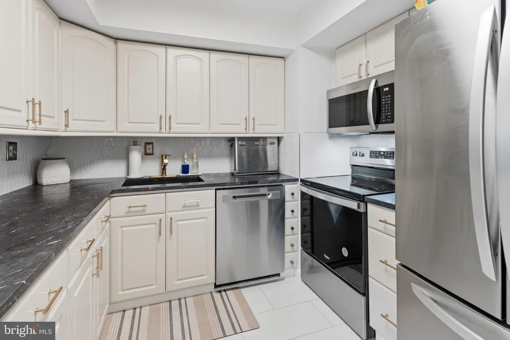 Additional image 13 of 520 Lombard Street Unit A, Philadelphia, PA 19147