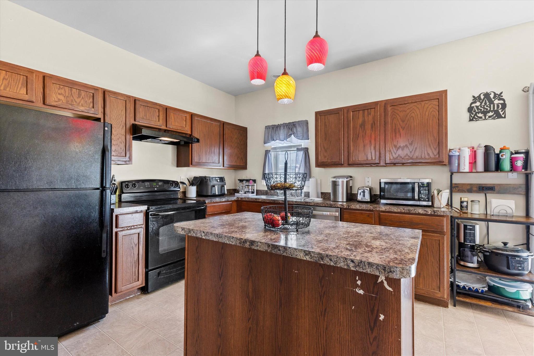 SALEM RUN TOWNHOMES - Residential