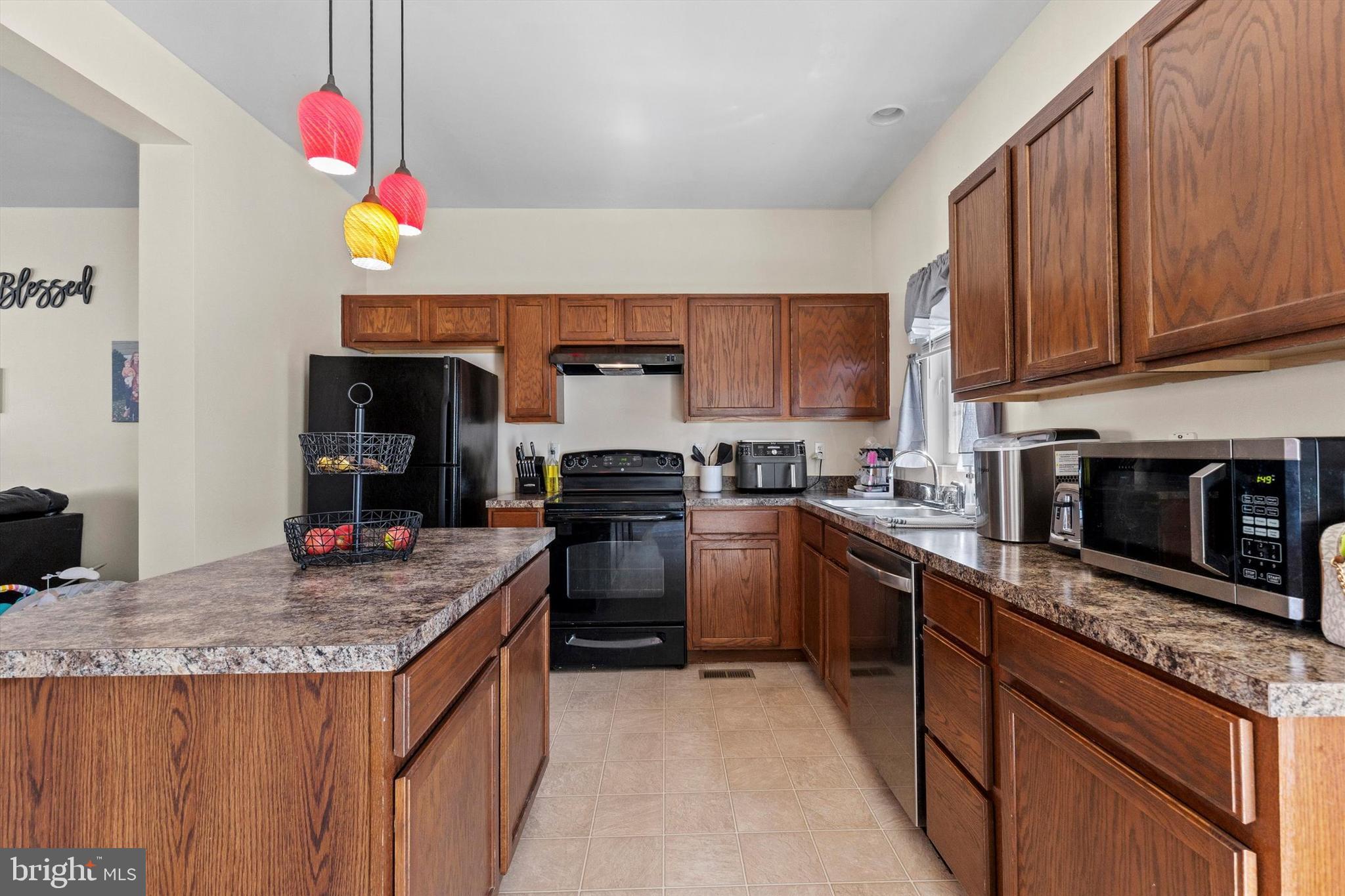 SALEM RUN TOWNHOMES - Residential