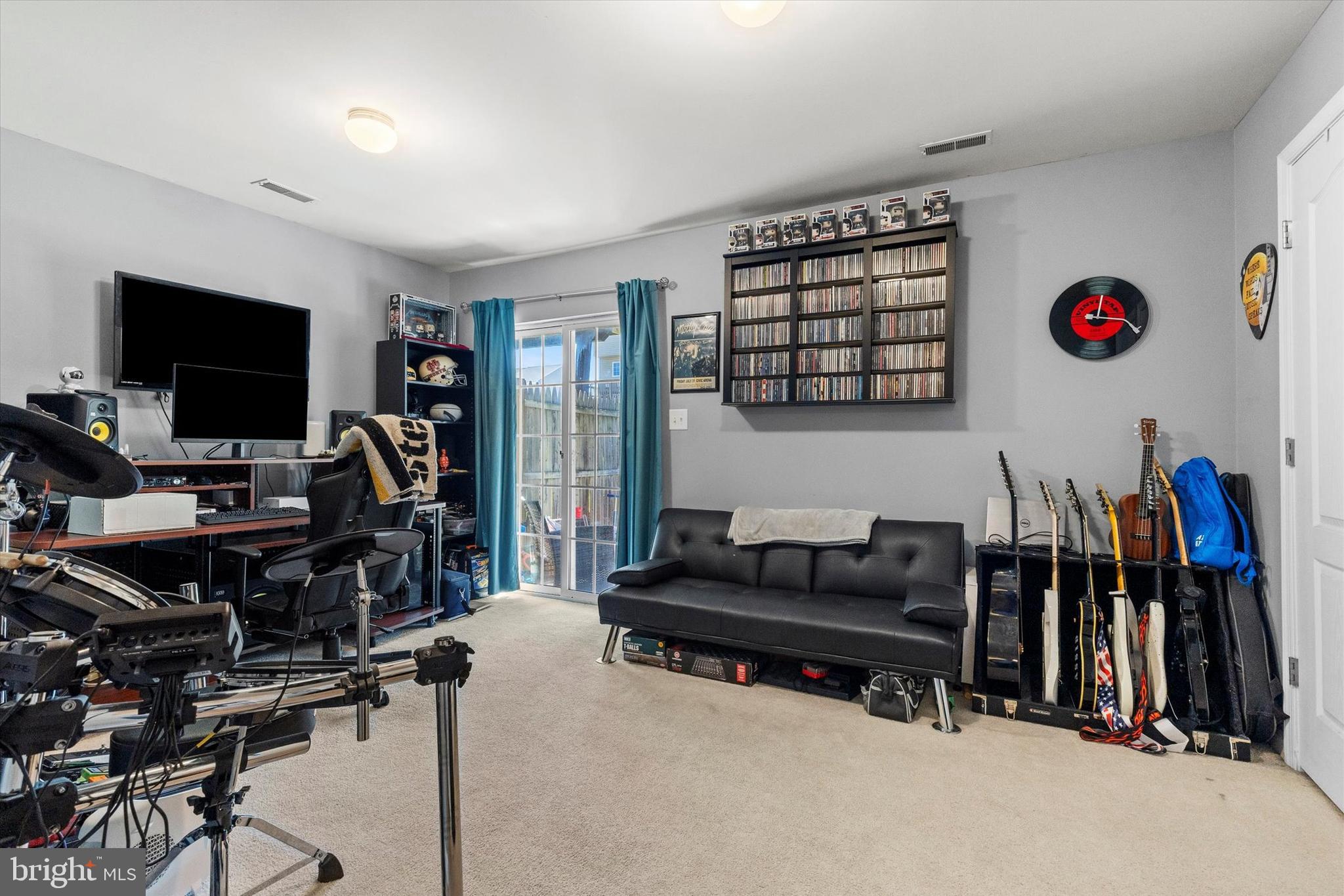 SALEM RUN TOWNHOMES - Residential