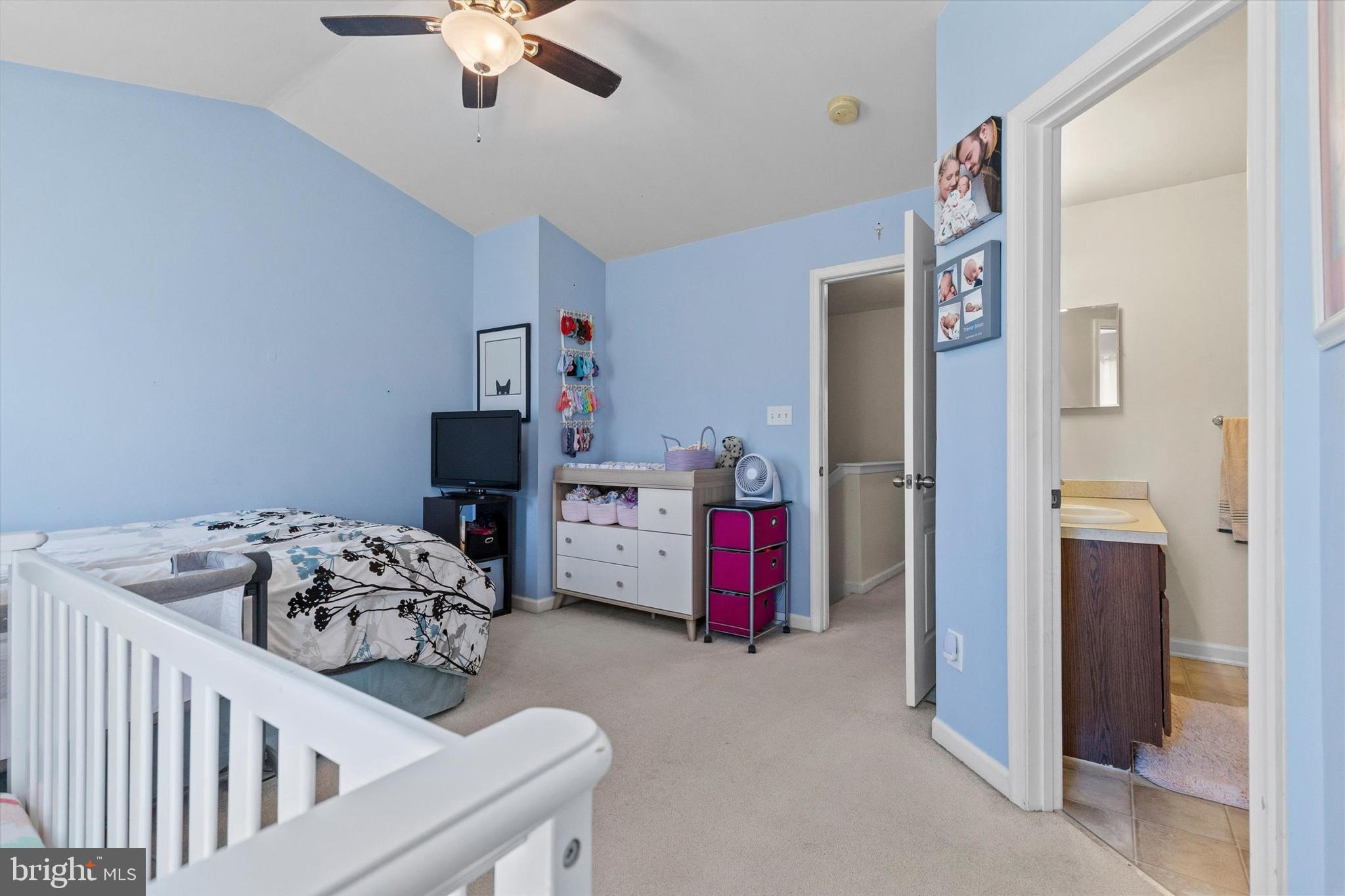 SALEM RUN TOWNHOMES - Residential