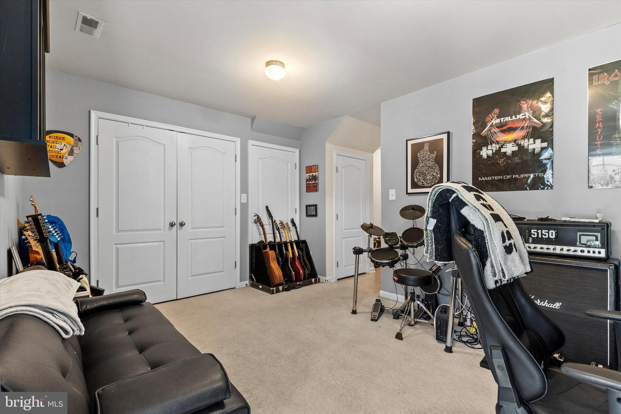 SALEM RUN TOWNHOMES - Residential