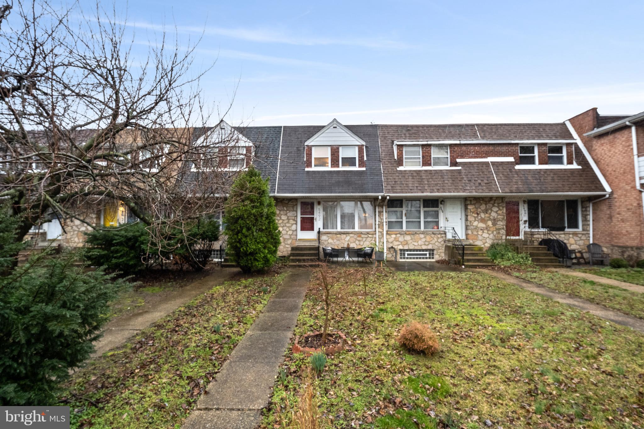 ROXBOROUGH - Residential
