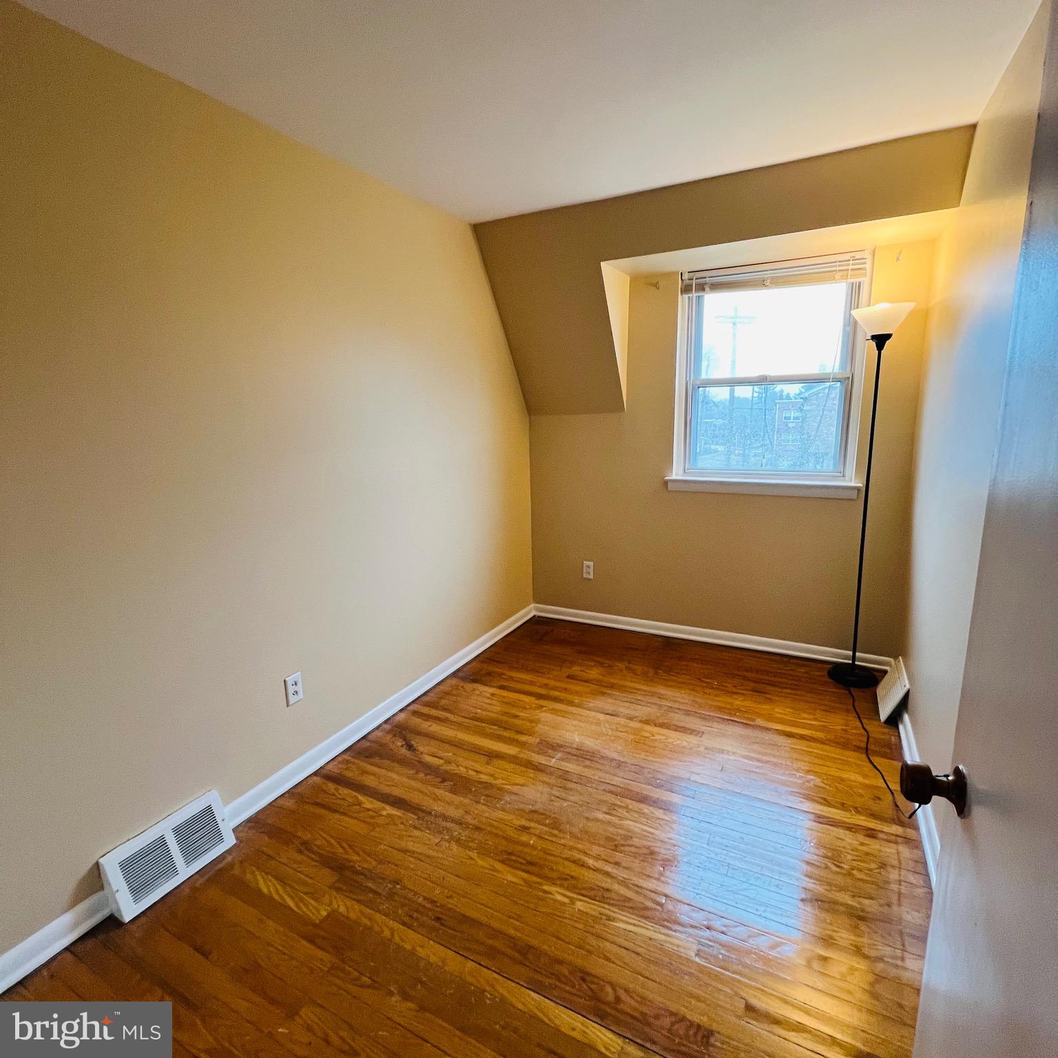 ROXBOROUGH - Residential