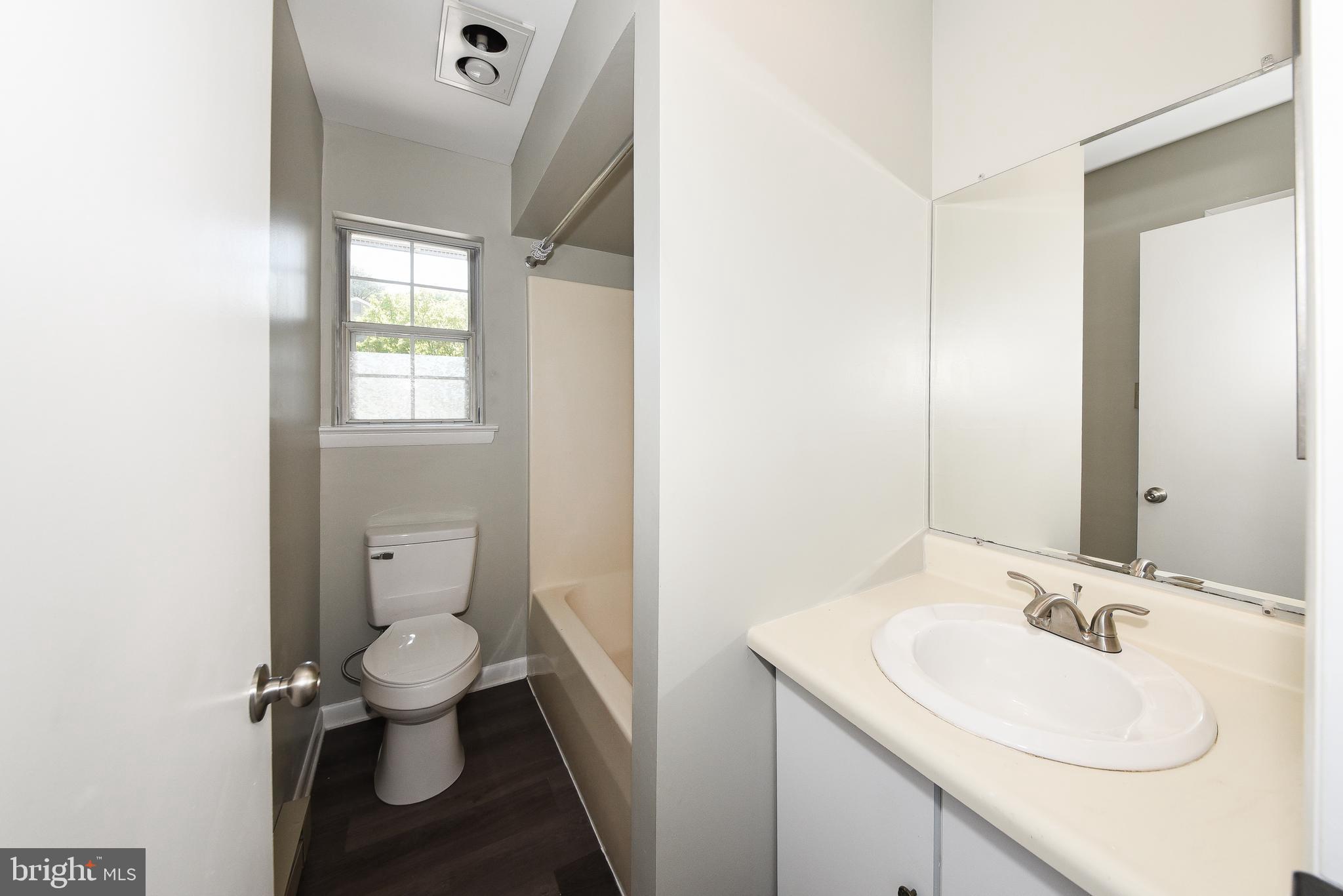 KIMBERLY KNOLL - Residential