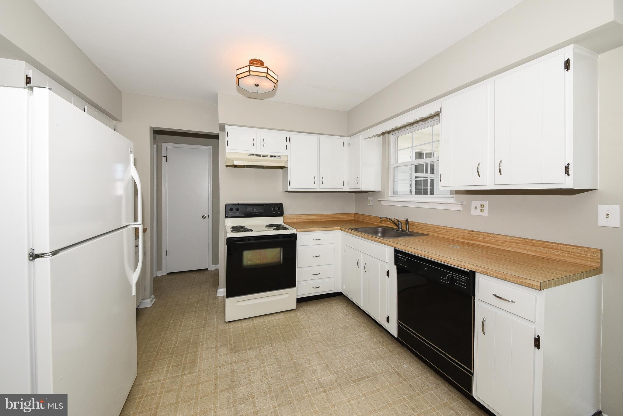 KIMBERLY KNOLL - Residential