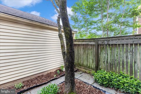 Tiny photo for 9409 Chatteroy Place, MONTGOMERY VILLAGE, MD 20886 (MLS # MDMC2231382)