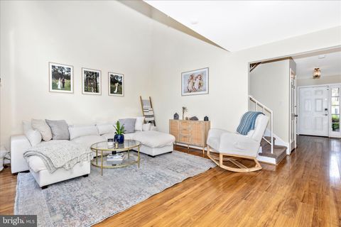 Tiny photo for 9409 Chatteroy Place, MONTGOMERY VILLAGE, MD 20886 (MLS # MDMC2231382)