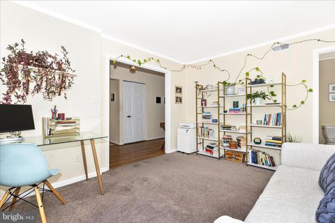 Tiny photo for 9409 Chatteroy Place, MONTGOMERY VILLAGE, MD 20886 (MLS # MDMC2231382)
