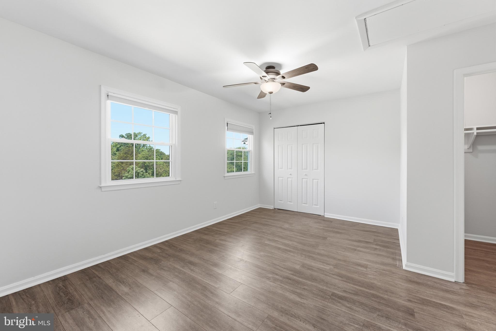 LONDON TOWNE - Residential