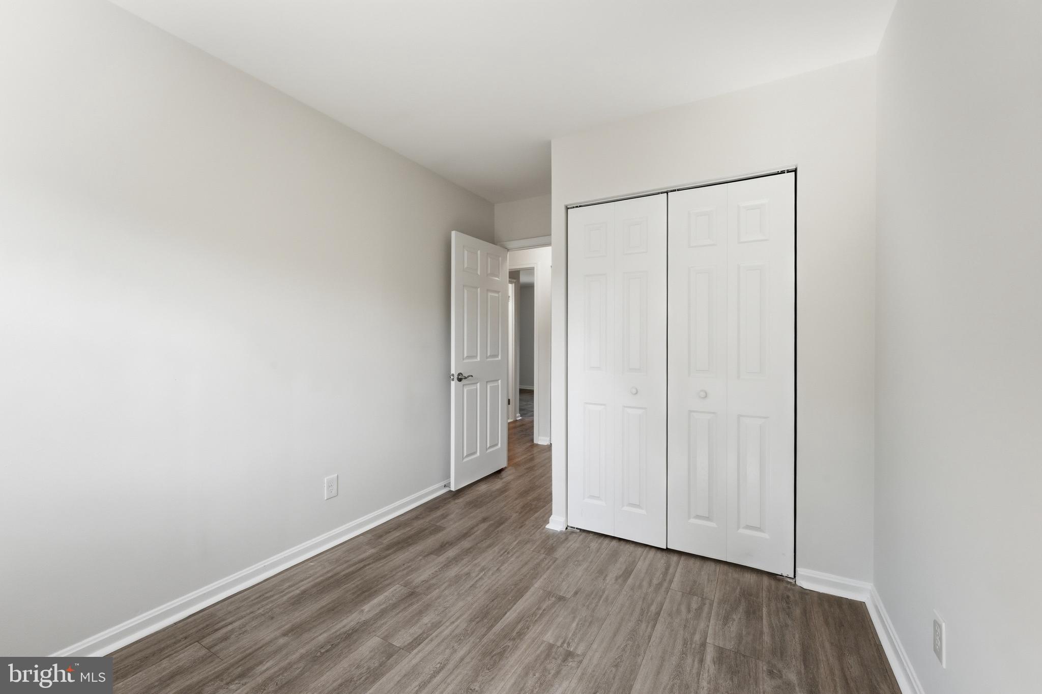 LONDON TOWNE - Residential