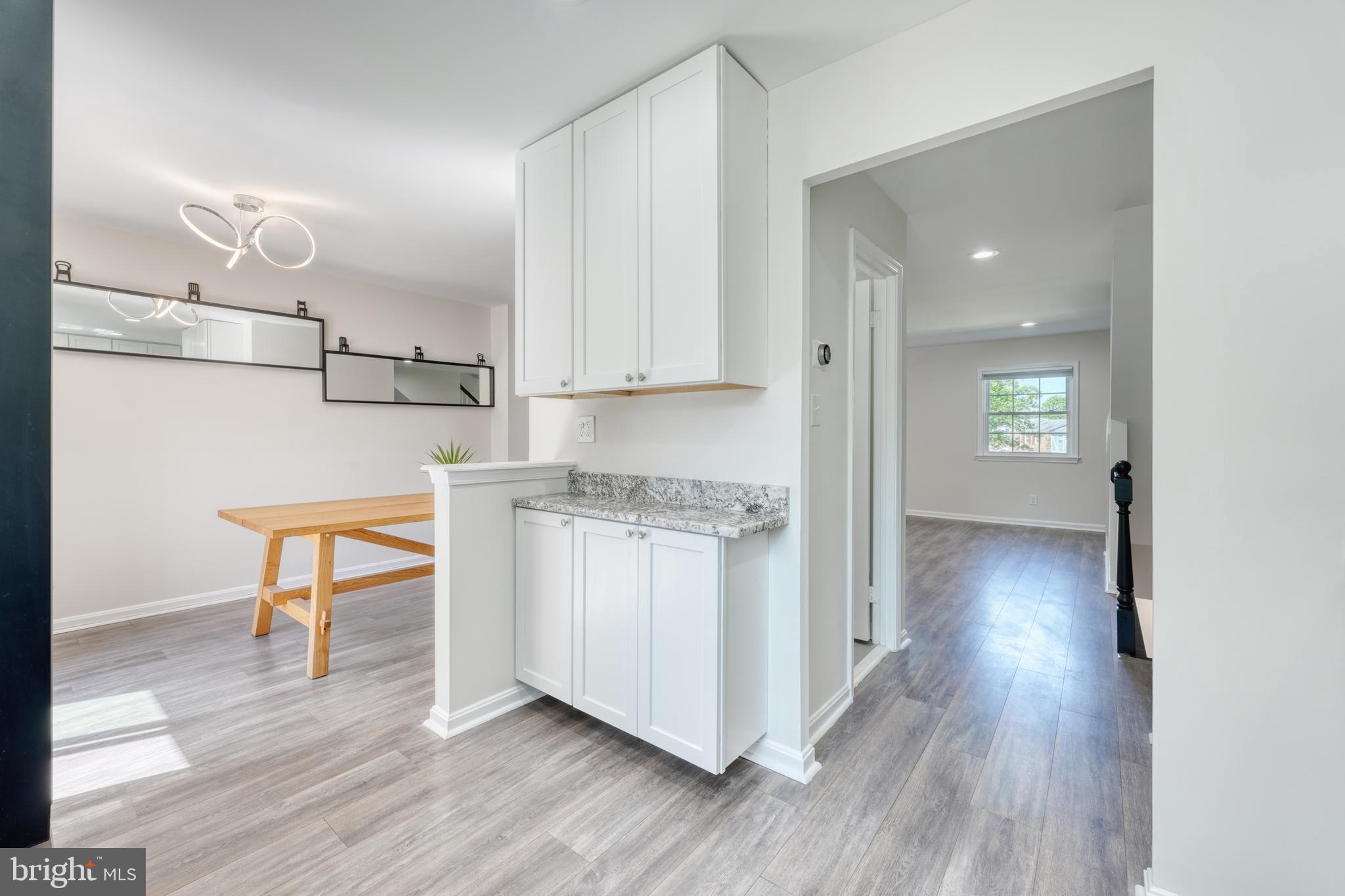 LONDON TOWNE - Residential