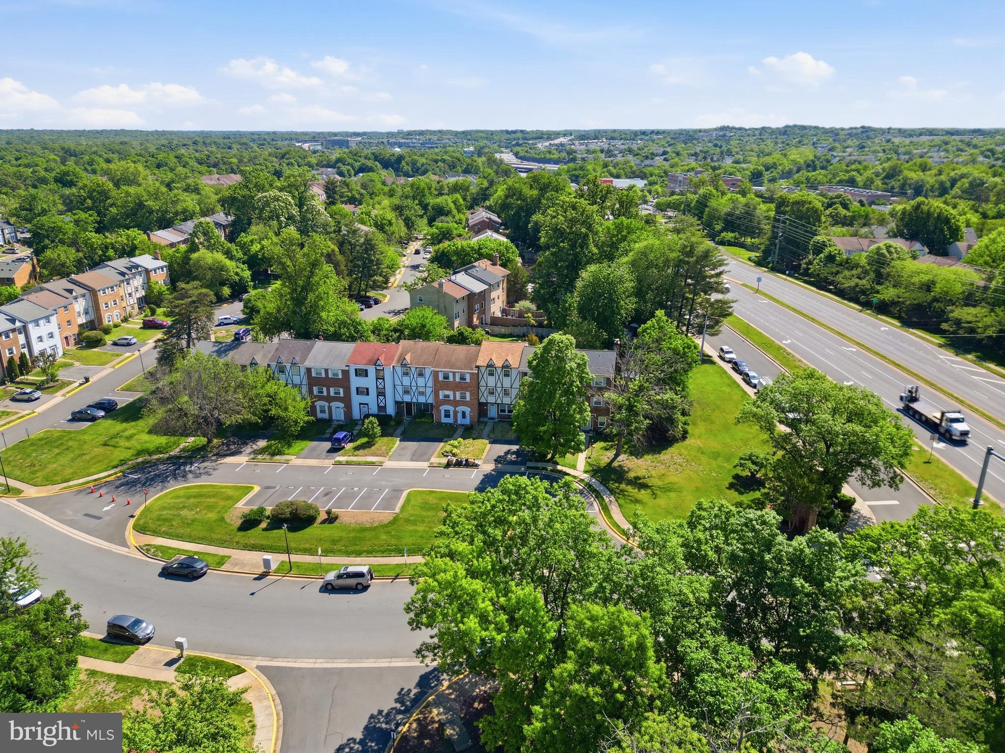 LONDON TOWNE - Residential