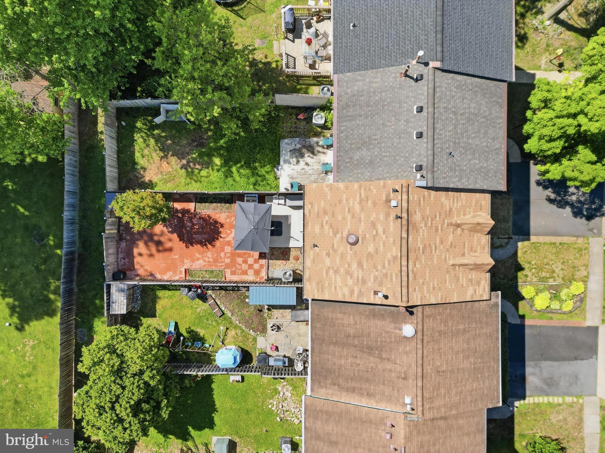 LONDON TOWNE - Residential