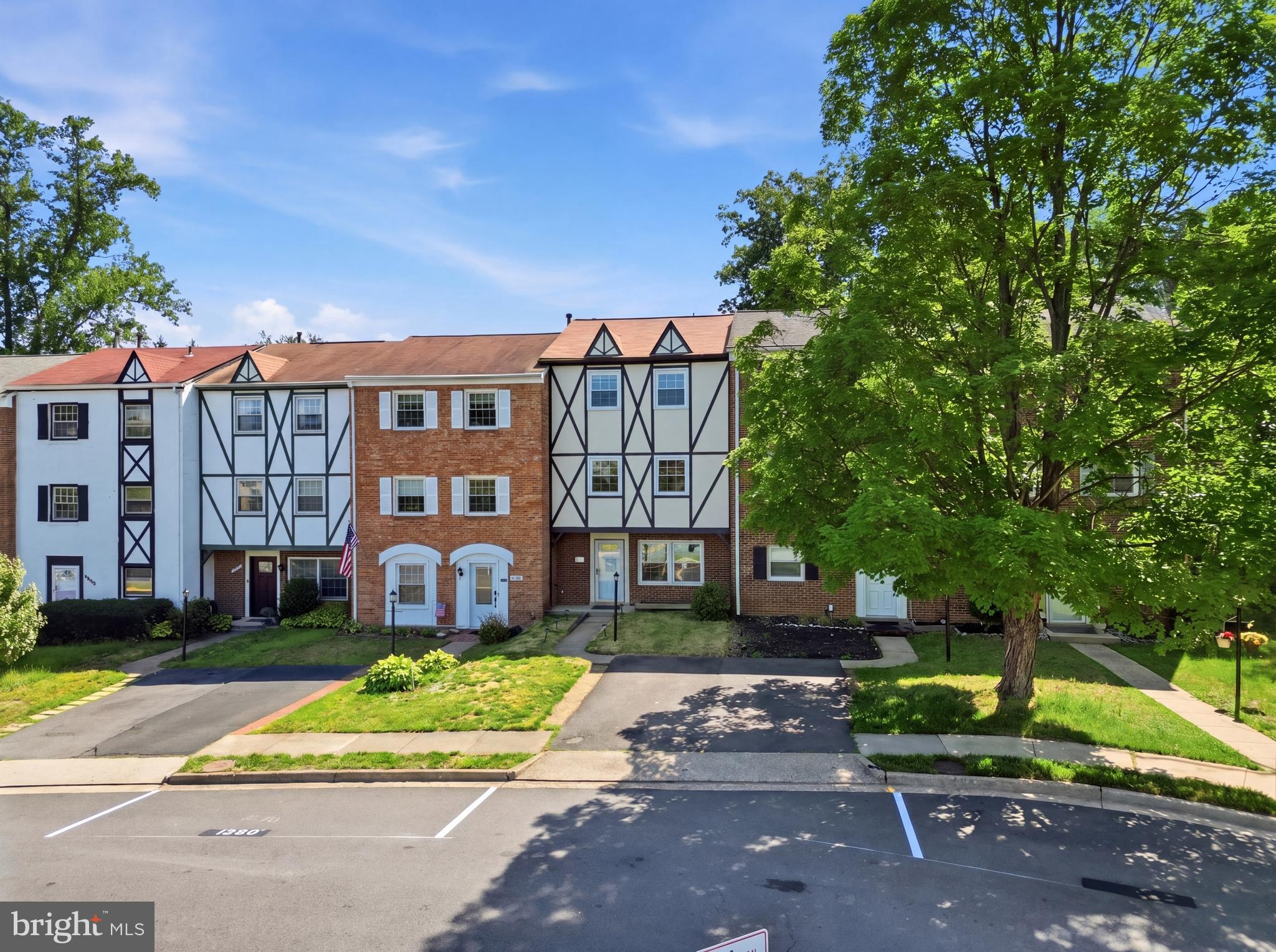 6335 PADDINGTON LANE