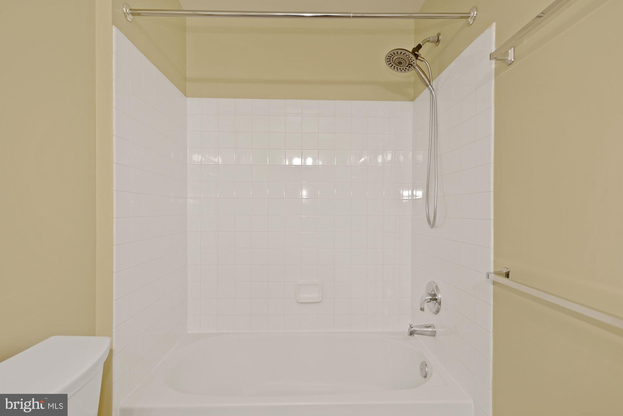 OAKMILL - Residential Lease