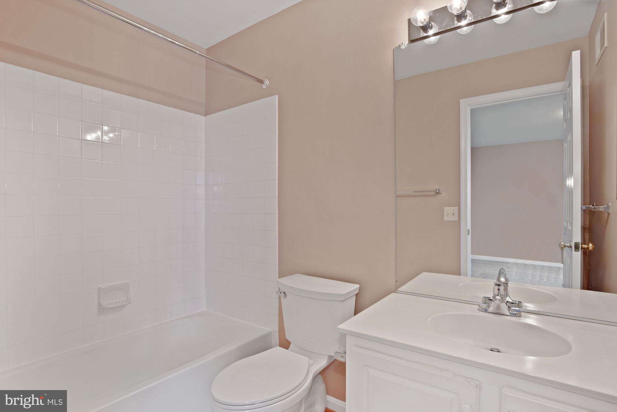 OAKMILL - Residential Lease