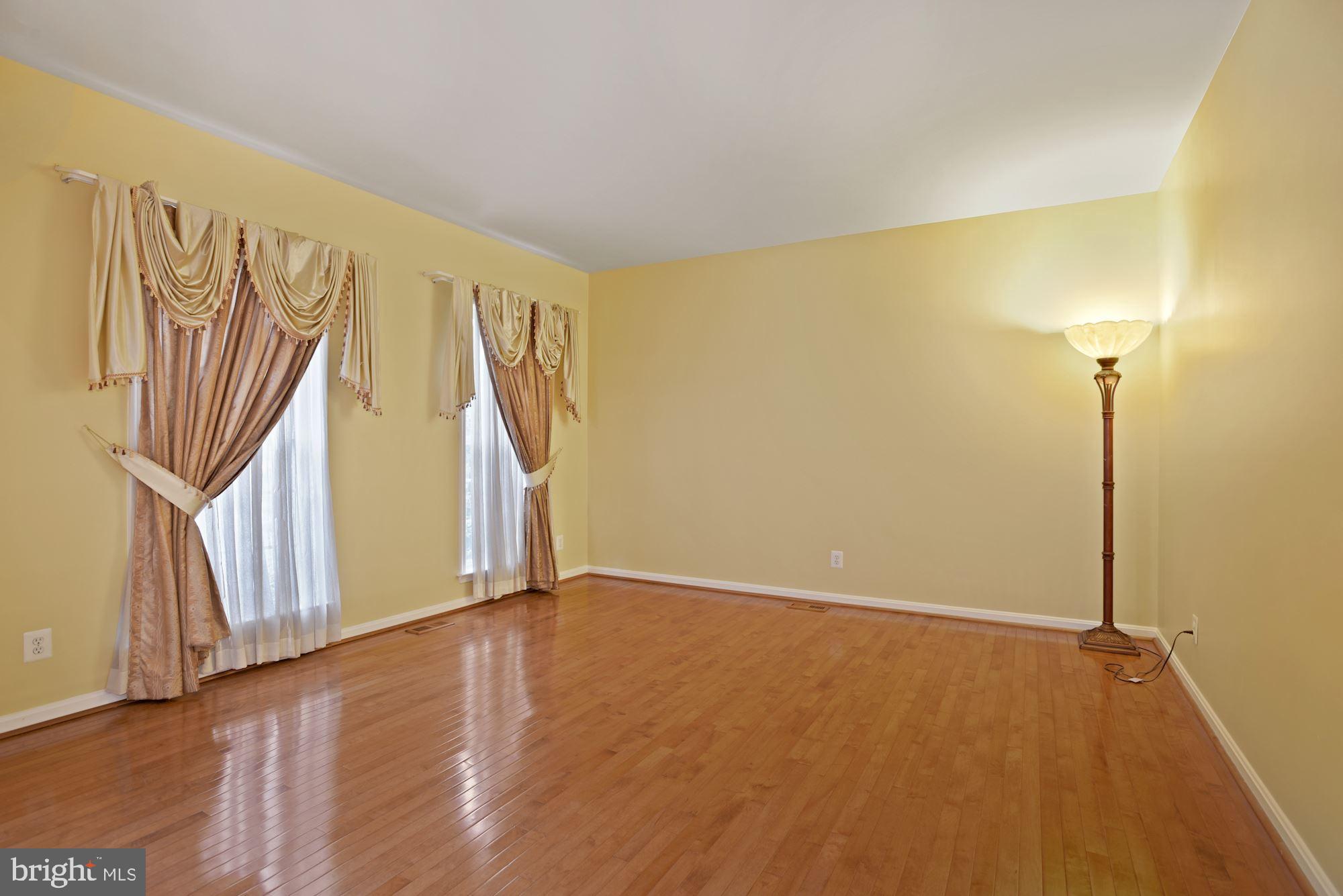 OAKMILL - Residential Lease