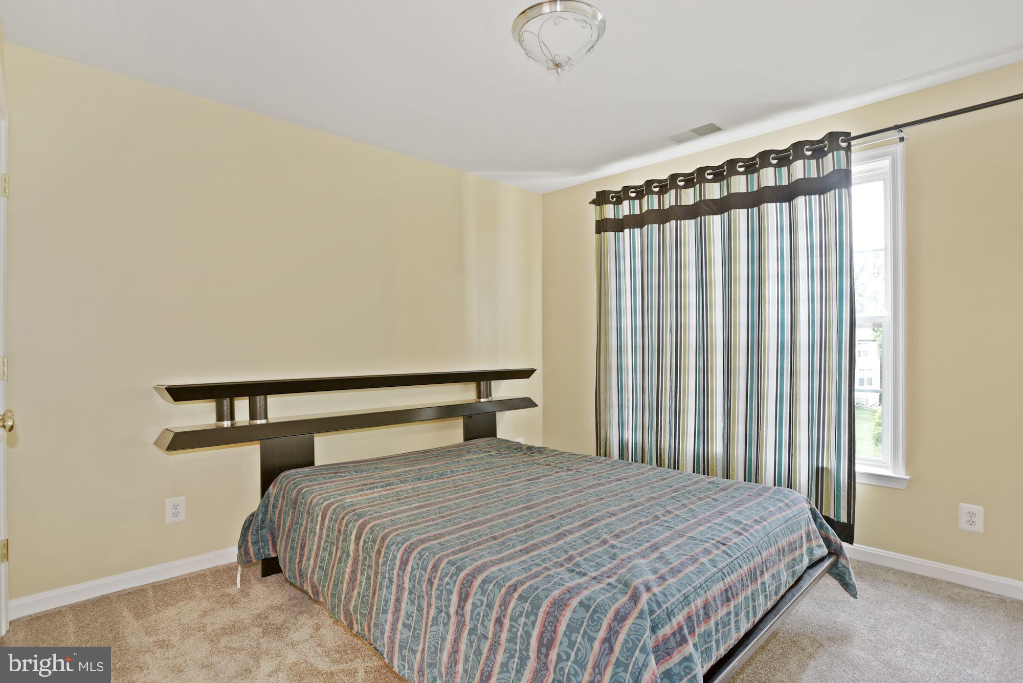 OAKMILL - Residential Lease