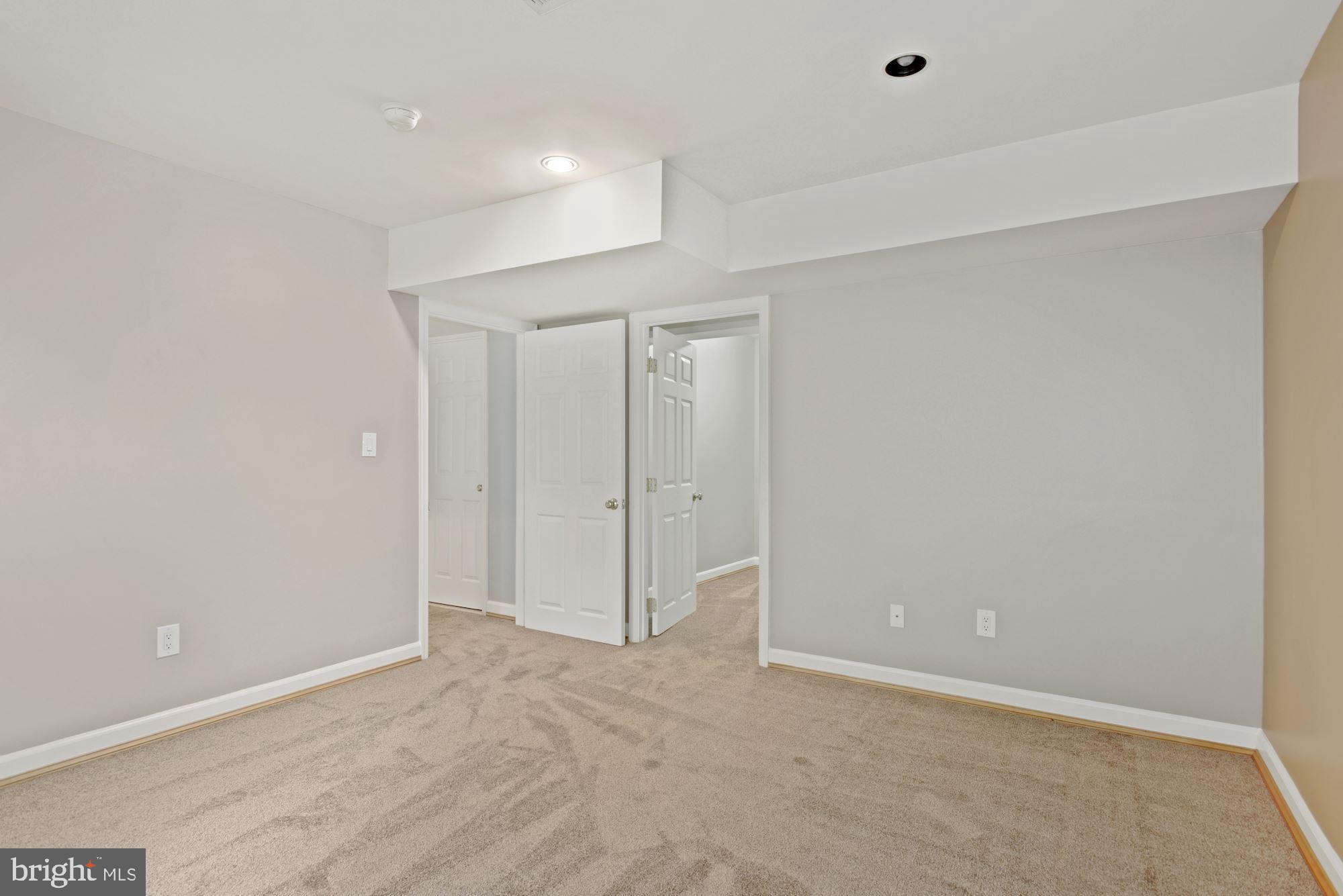 OAKMILL - Residential Lease