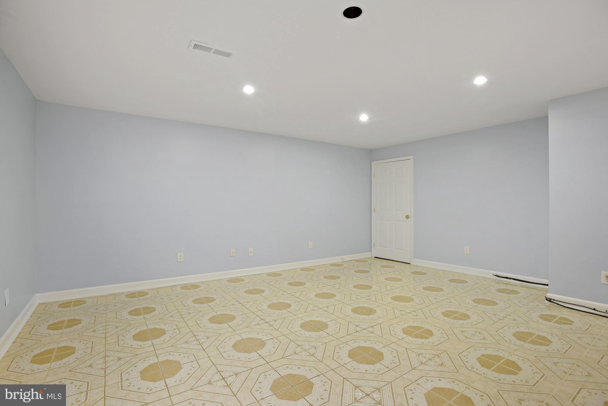 OAKMILL - Residential Lease