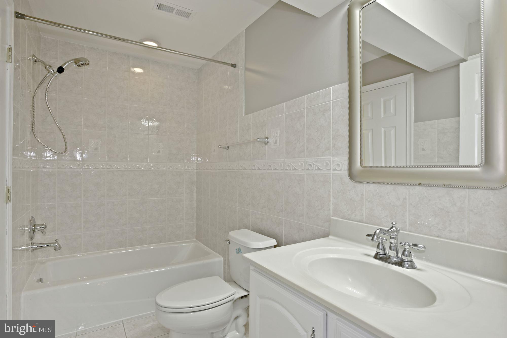 OAKMILL - Residential Lease