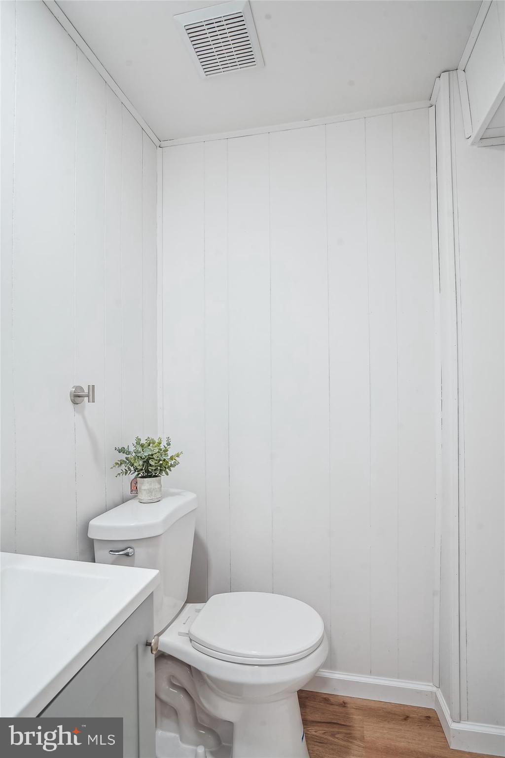 SHADY GROVE VILLAGE - Residential