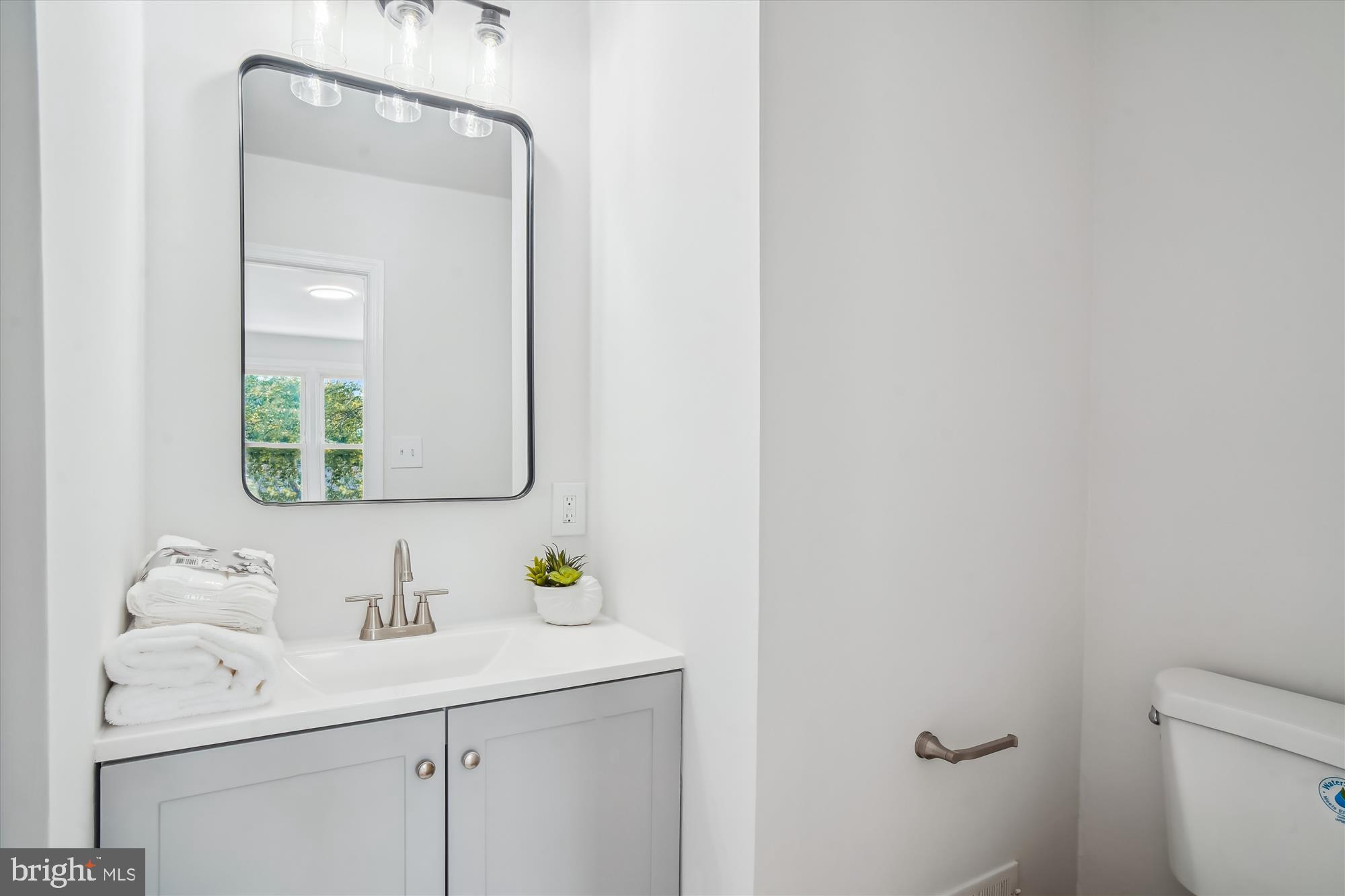 SHADY GROVE VILLAGE - Residential