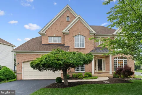 4831 Cross Meadow Place, Chantilly, VA MLS: VAFX2240198