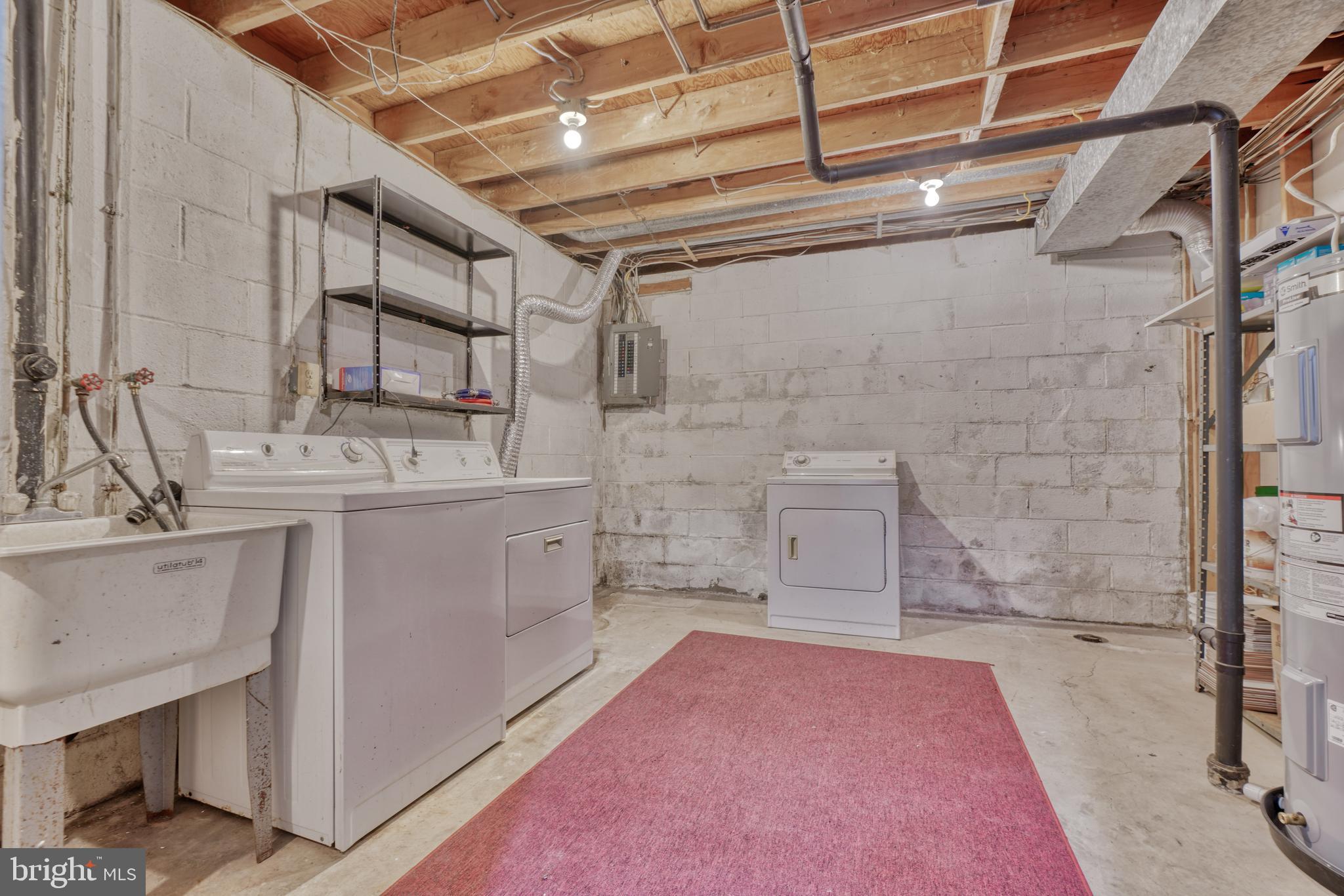 SEVEN COURTS - Residential